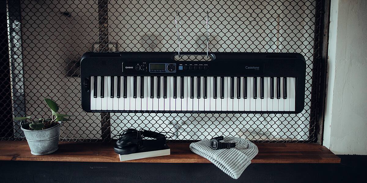 Casio Casiotone Electronic Keyboard - CT-S300C2